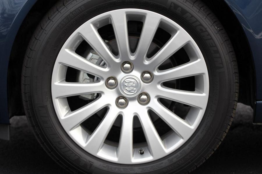  Buick Regal CXL 2011 года  (фото 43 из 47)